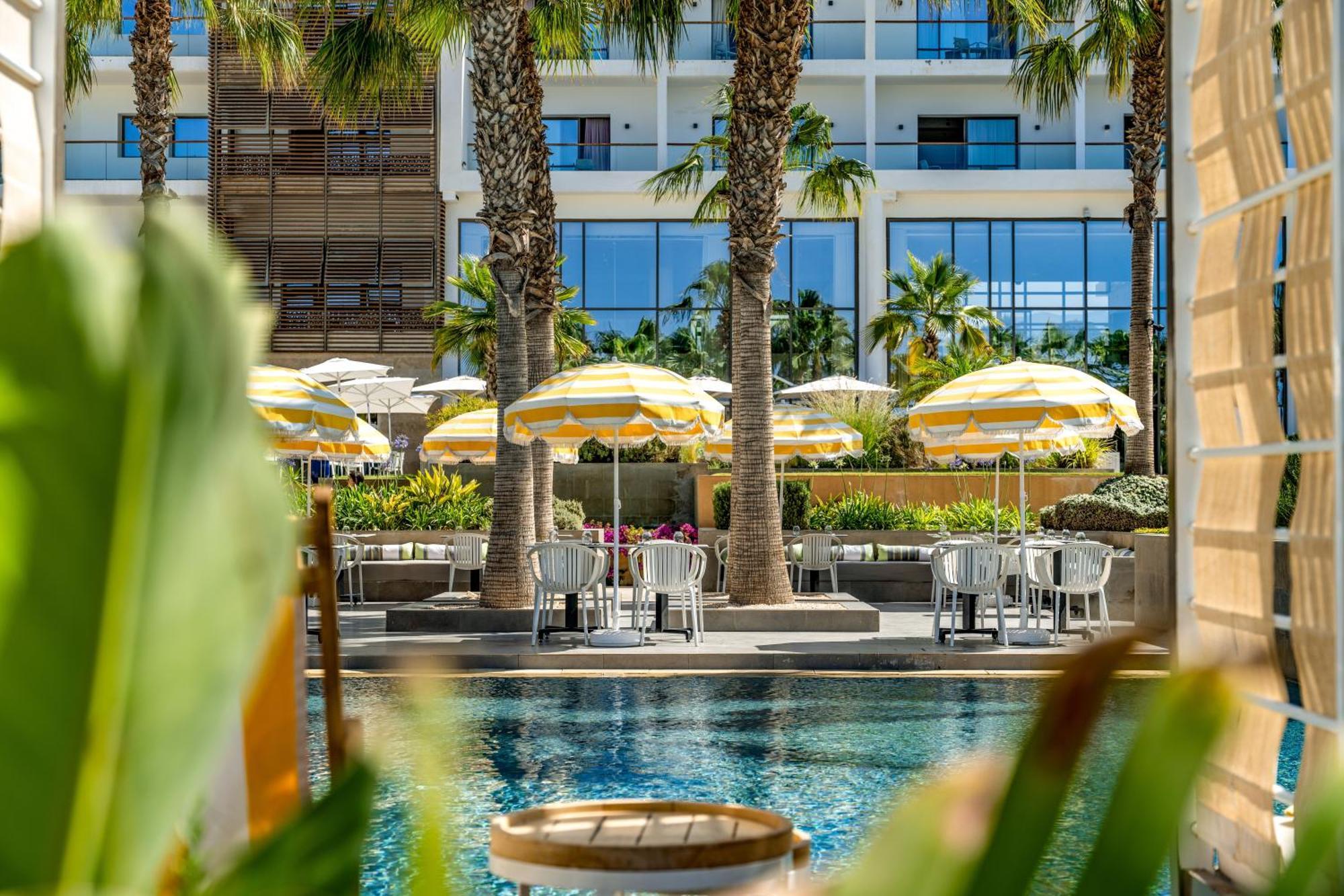 Hyatt Place Taghazout Bay Ngoại thất bức ảnh The swimming pool at the hotel