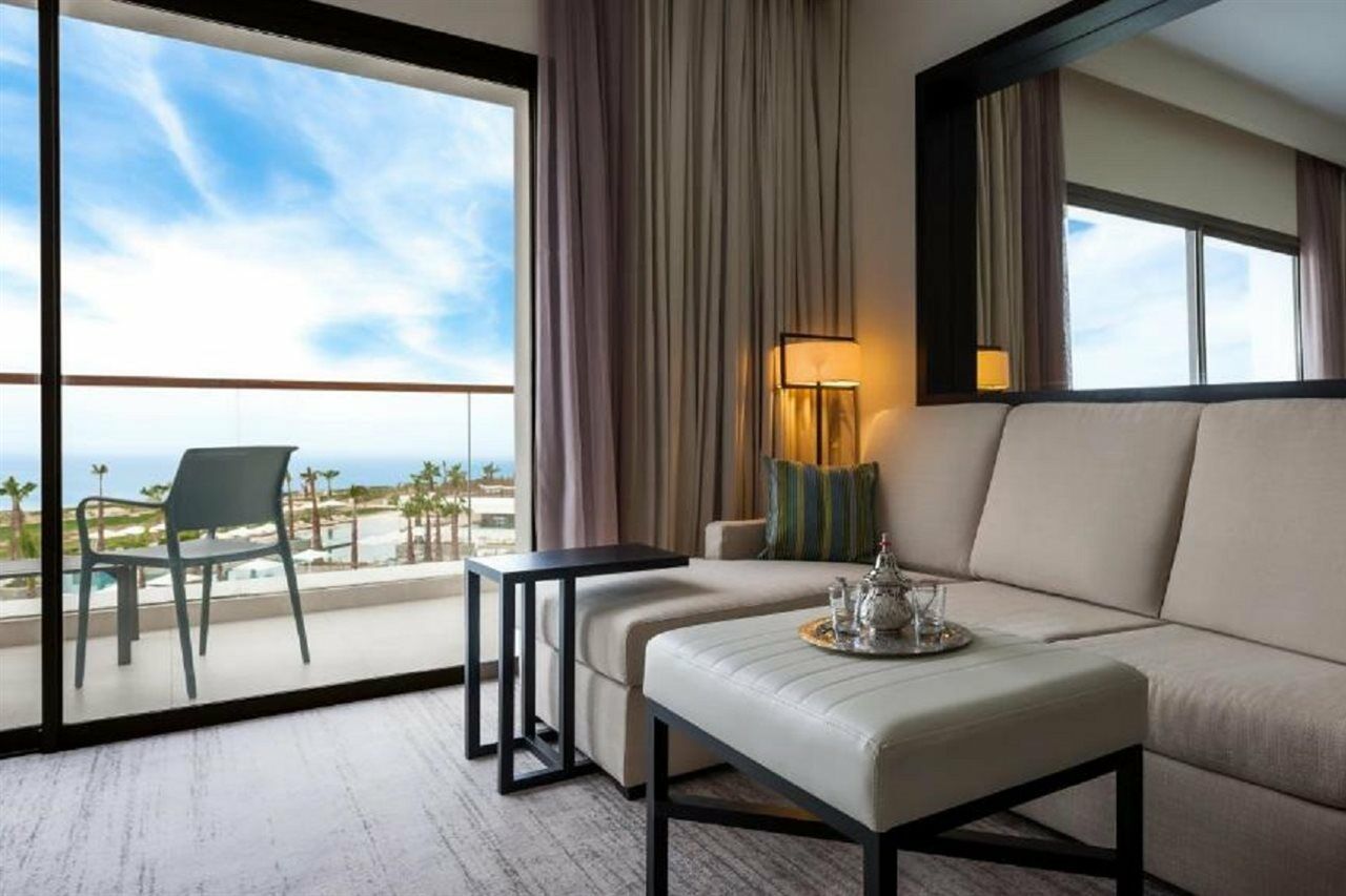 Hyatt Place Taghazout Bay Ngoại thất bức ảnh A suite at the Hilton San Diego Bayfront